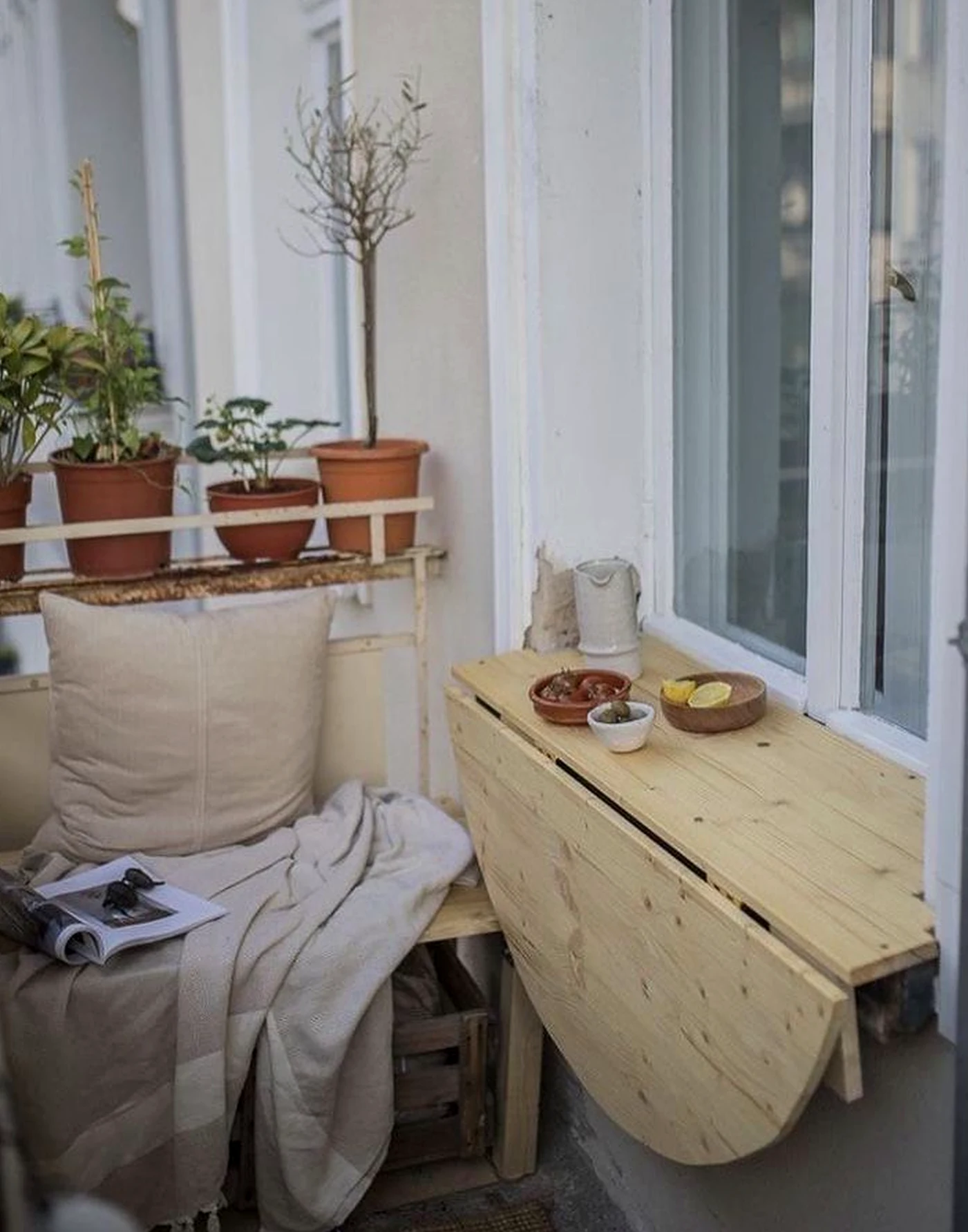 Elegant breakfast table adds a clear layer of balance, helping the room feel soft at the edges.