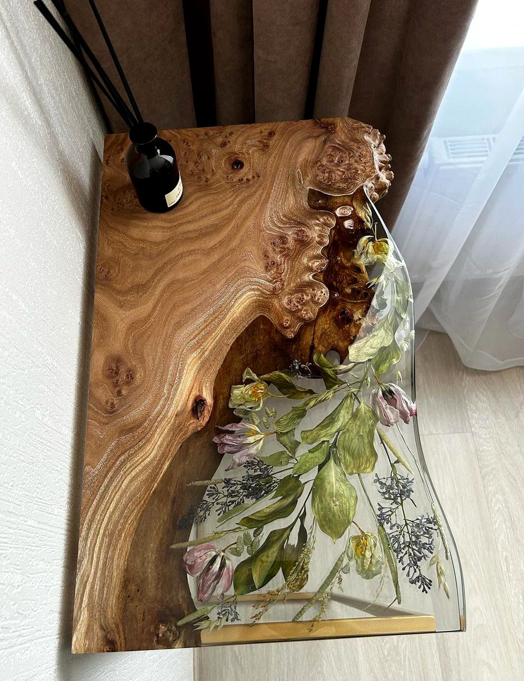 Tactile porch bench adds a clear layer of light, helping the room feel quietly finished.
