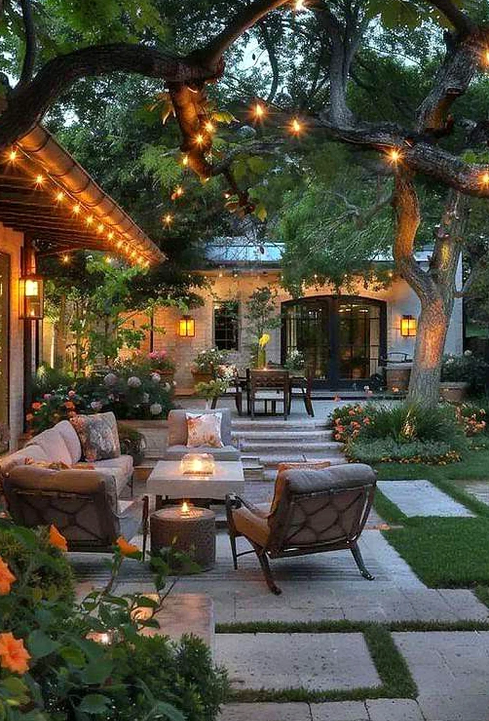 Fresh poolside setting brings a useful note of depth, making the corner feel pleasantly composed.