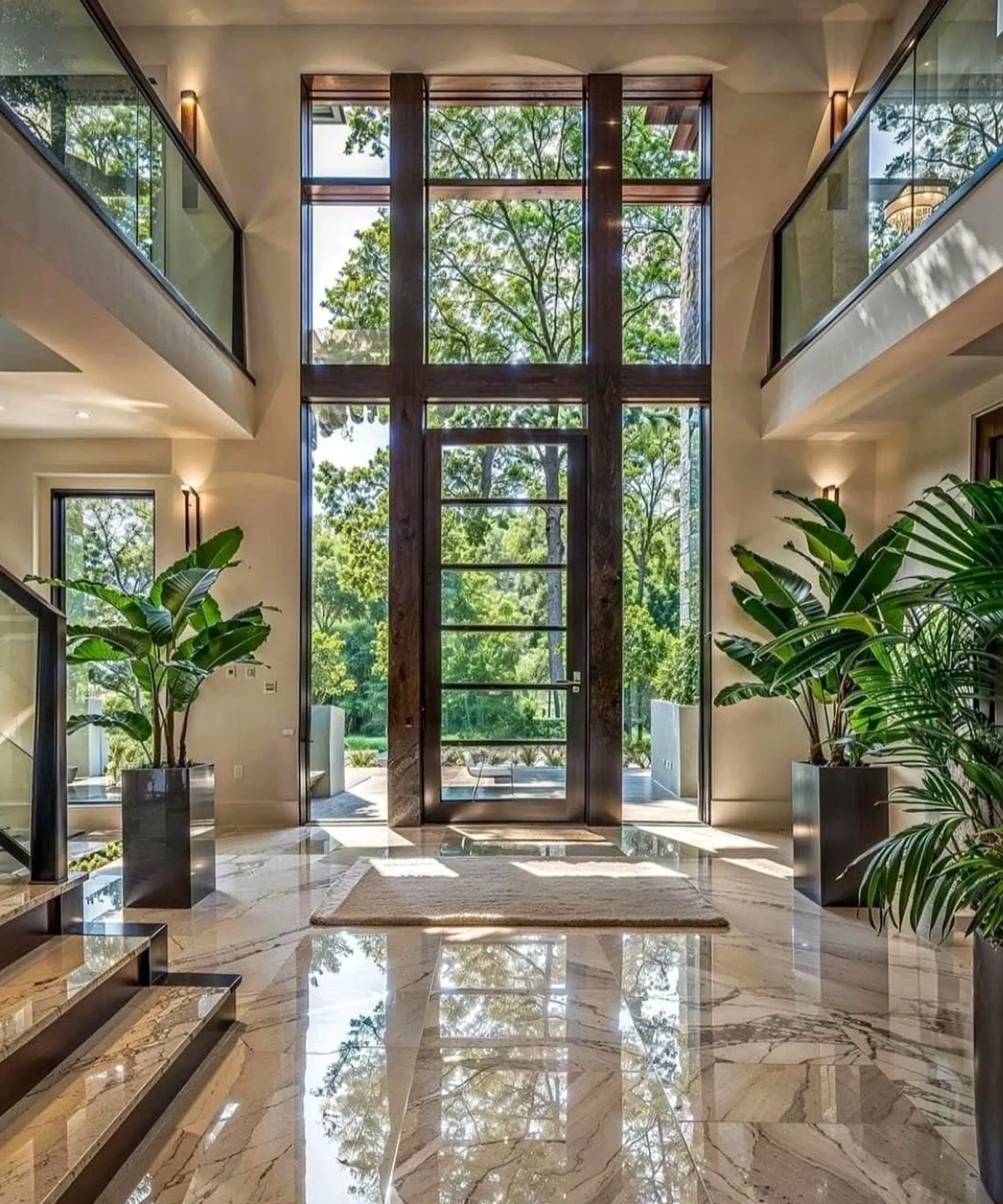 Quiet flower arrangement gives the room more light, so the whole view feels simple yet expressive.