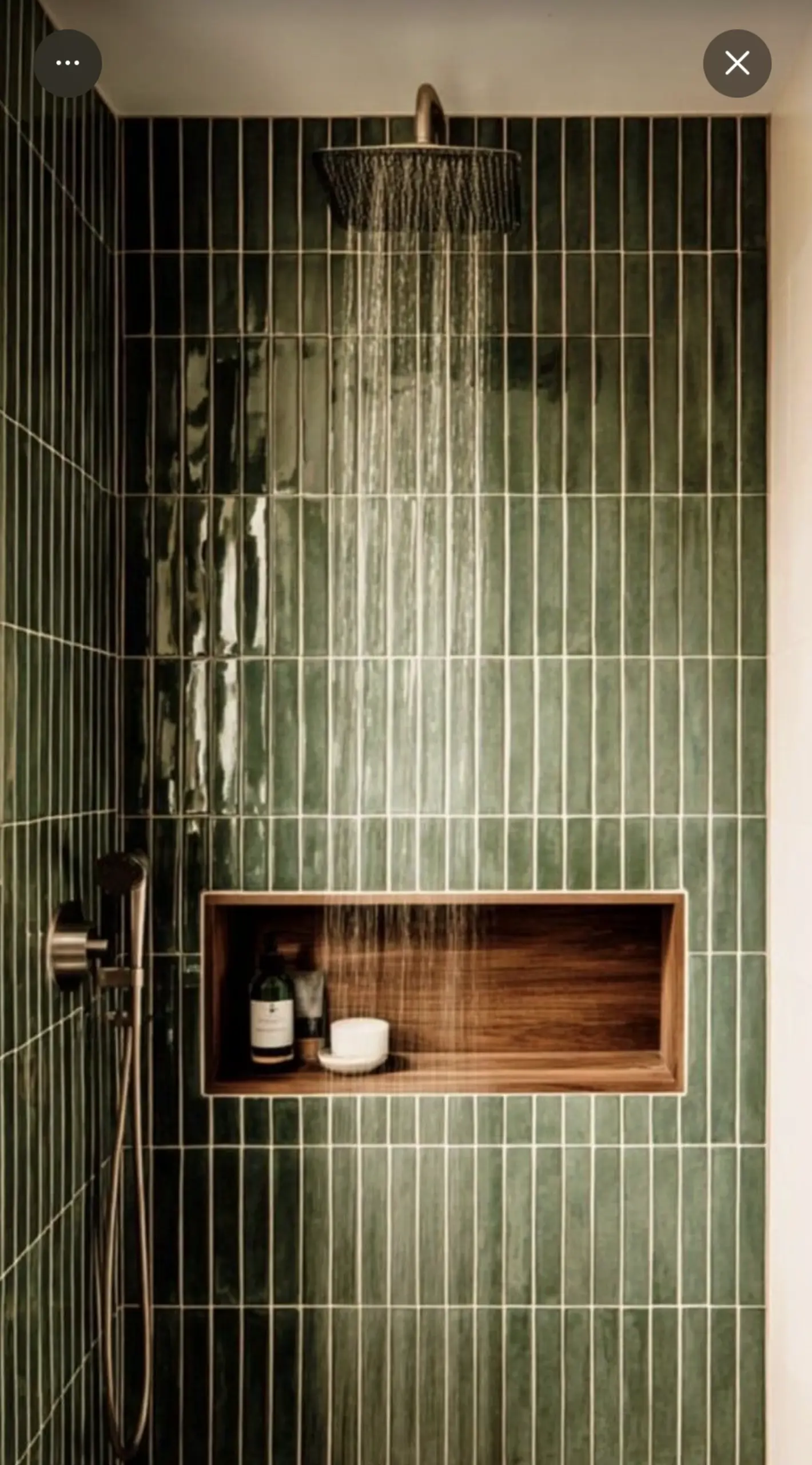 Calm storage corner introduces freshness into the corner, keeping the atmosphere simple yet expressive.