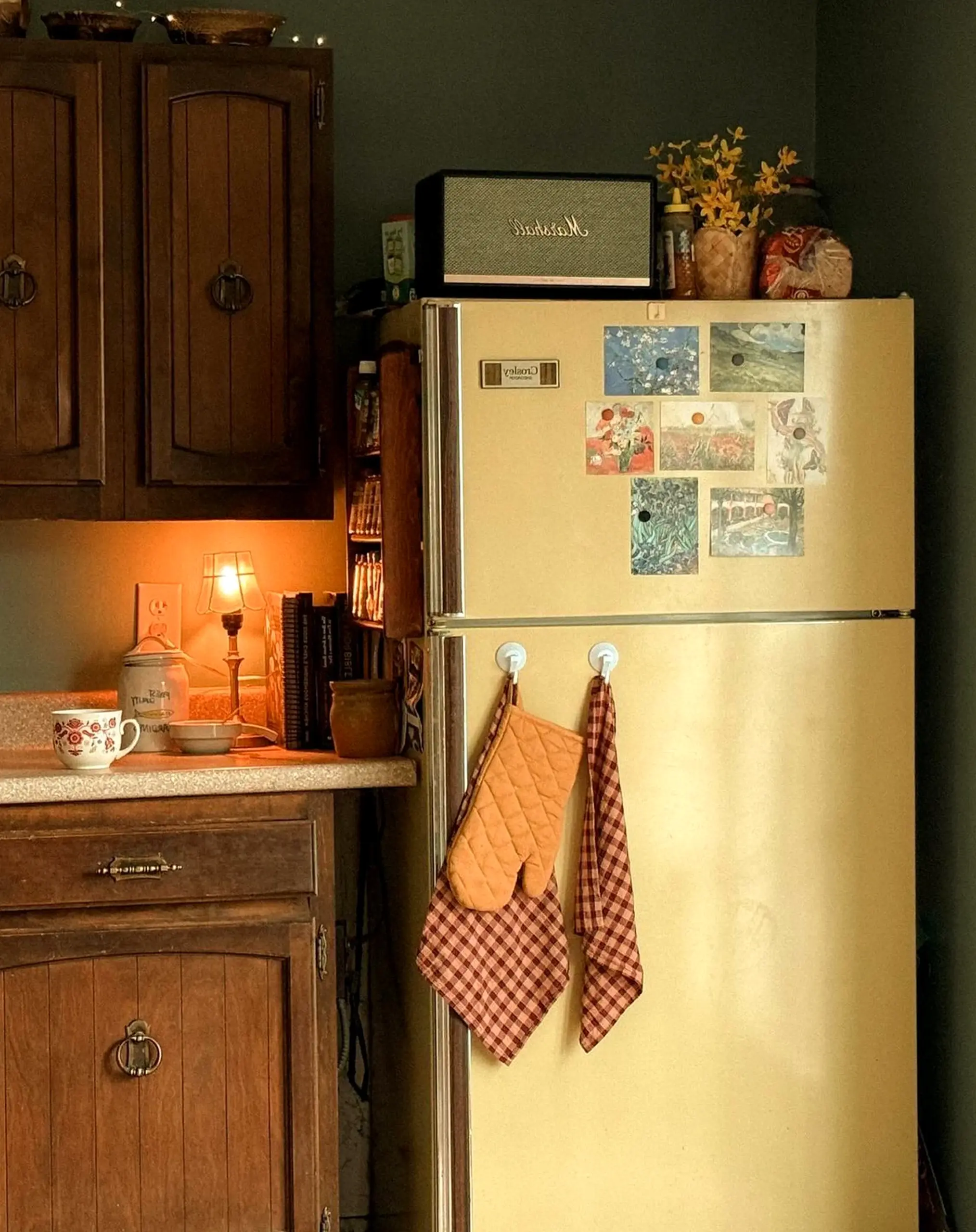 Open kitchen nook adds a clear layer of character, helping the design feel bright but not busy.